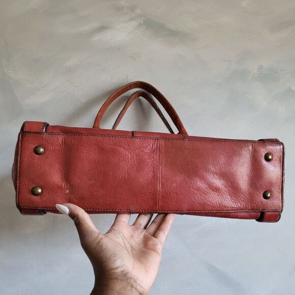 Fossil Leather Keyhole Tote Shoulder Bag in Red 17x10x4 Distressed Discoloration - Picture 9 of 17